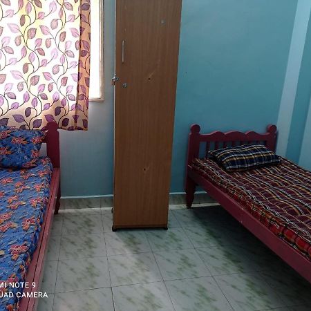 Easvari Grand Pg For Women - Female Only Ostello Chennai Esterno foto