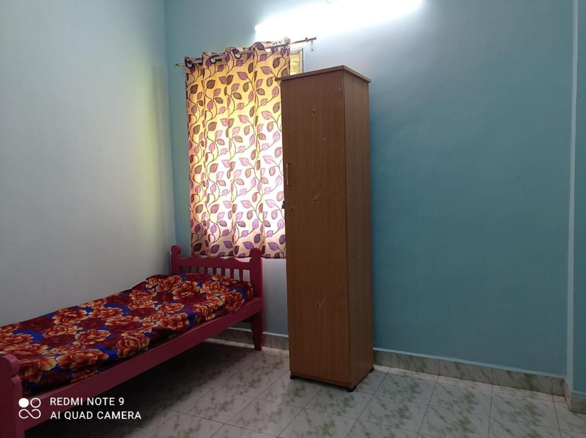Easvari Grand Pg For Women - Female Only Ostello Chennai Esterno foto