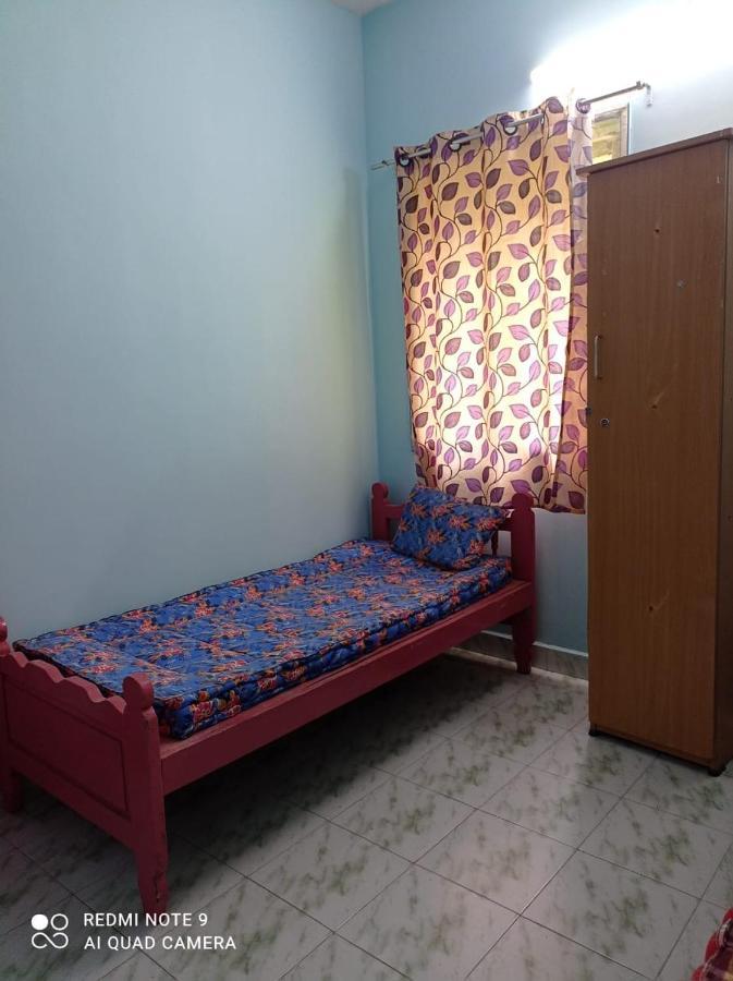Easvari Grand Pg For Women - Female Only Ostello Chennai Esterno foto